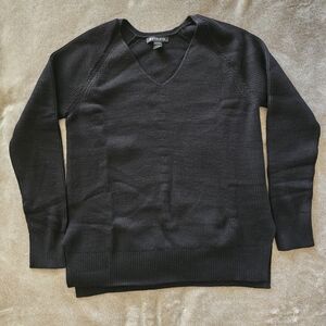 Athleta Wool WoMen's V-Neck Black Sweater